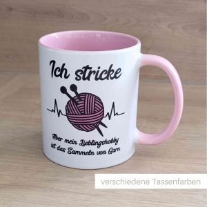 Tasse "Ich stricke". In verschiedenen Tassenfarben erhältlich